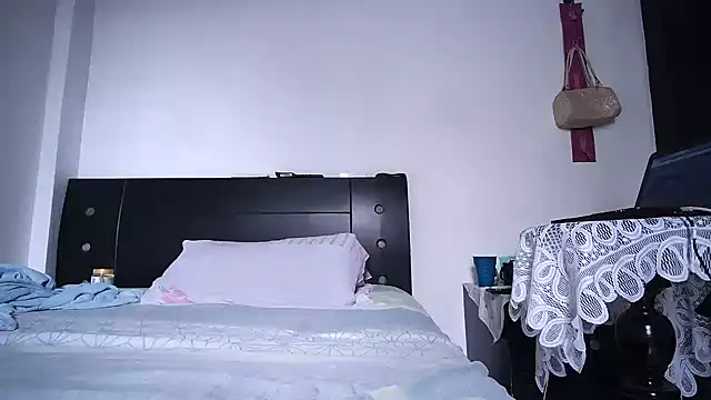 Snapshot of djtomxxx2777 chatting on October 31, 2025, 1:56 pm djtomxxx2777 online show from October 31, 2025, 1:56 pm