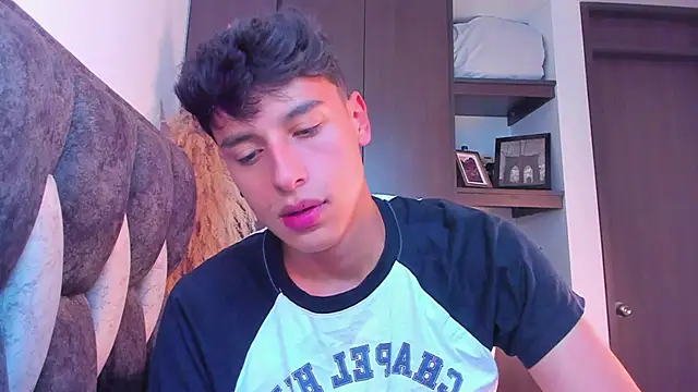 Snapshot of I_Gabriel chatting on December 23, 2024, 10:12 pm I Gabriel online show from December 23, 2024, 10:12 pm