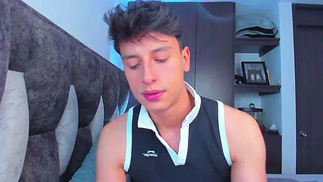 Snapshot of I_Gabriel chatting on February 1, 2025, 10:44 pm I Gabriel online show from February 1, 2025, 10:44 pm