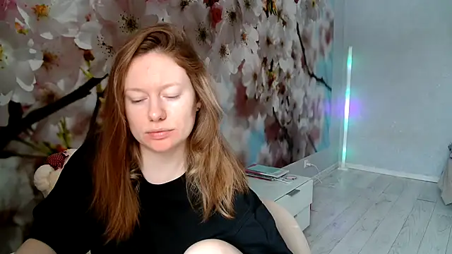 Snapshot of ConnieDaw chatting on February 17, 2025, 5:47 am ConnieDaw online show from February 17, 2025, 5:47 am