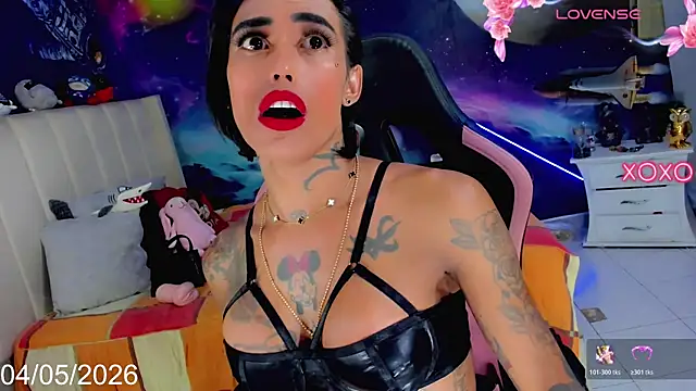 Snapshot of Nella_Dolls chatting on May 5, 2026, 3:03 am Nella Dolls online show from May 5, 2026, 3:03 am