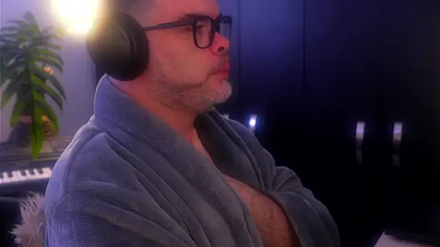 Sanders White online show from September 15, 2025, 1:44 pm