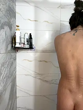 lilly sweett online show from December 1, 2025, 11:21 pm