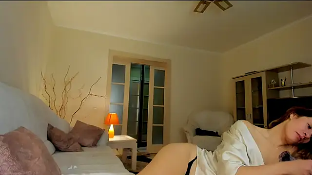 Snapshot of Butterfly-_ chatting on December 13, 2024, 10:08 am Butterfly- online show from December 13, 2024, 10:08 am