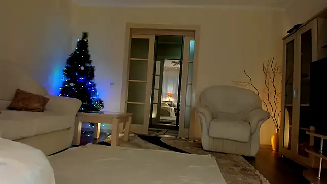 Snapshot of Butterfly-_ chatting on December 29, 2024, 3:54 am Butterfly- online show from December 29, 2024, 3:54 am