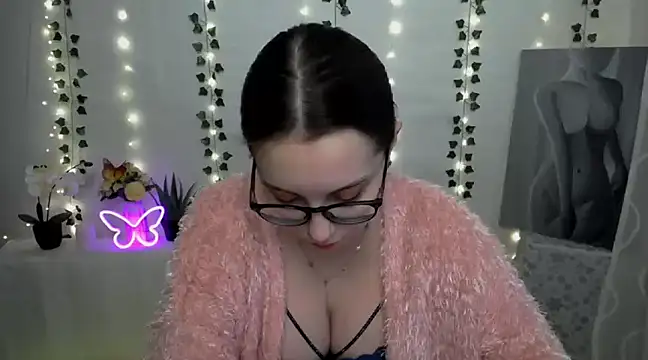 SweetPrincess  online show from February 27, 2025, 1:28 pm