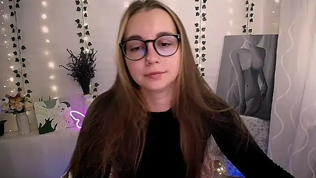 SweetPrincess  online show from September 26, 2025, 5:33 am