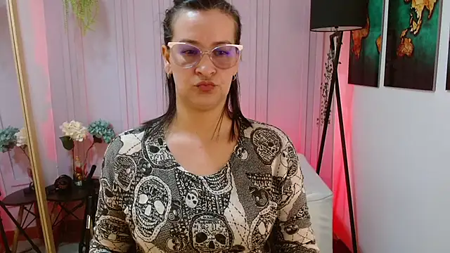 Britney taylor  online show from January 30, 2025, 6:21 pm