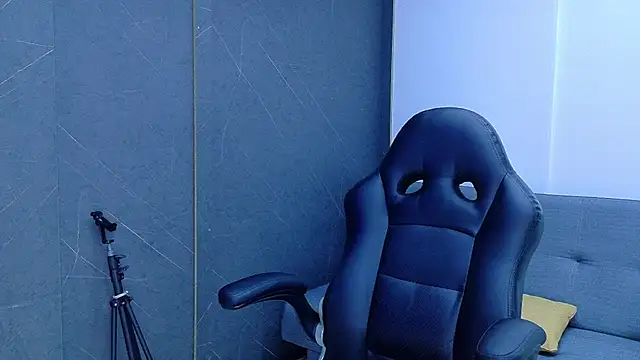 Britney taylor  online show from February 16, 2026, 7:10 pm