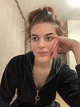 little belucci online show from March 13, 2025, 6:23 pm