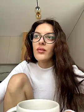 little belucci online show from October 11, 2025, 1:31 pm