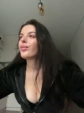 little belucci online show from December 14, 2025, 12:54 pm