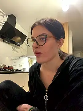 little belucci online show from January 5, 2026, 7:17 pm