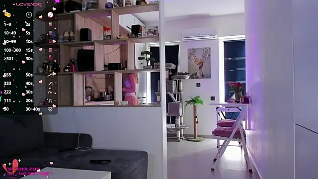 Snapshot of _alleyesonme_ chatting on March 7, 2025, 1:51 pm alleyesonme online show from March 7, 2025, 1:51 pm