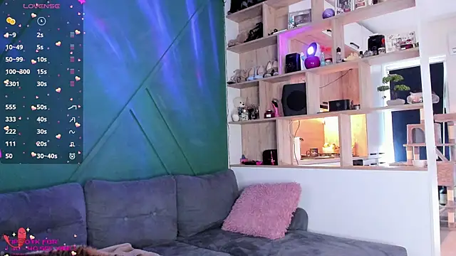 Snapshot of _alleyesonme_ chatting on March 13, 2025, 12:02 pm alleyesonme online show from March 13, 2025, 12:02 pm