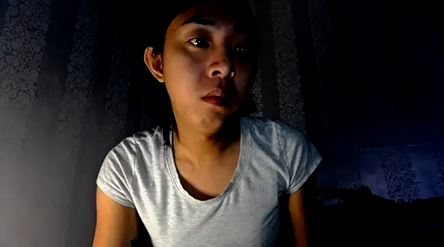 Snapshot of ErikaJayne4u chatting on February 12, 2025, 4:44 am ErikaJayne4u online show from February 12, 2025, 4:44 am