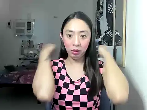 ErikaJayne4u online show from April 20, 2026, 5:32 am