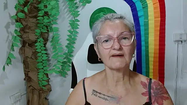 Snapshot of bety-cum2 chatting on March 11, 2026, 11:22 pm bety-cum2 online show from March 11, 2026, 11:22 pm