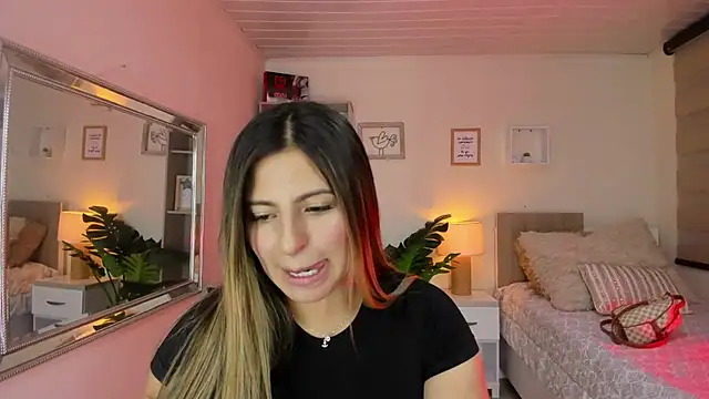 little antonela online show from December 26, 2024, 3:53 pm