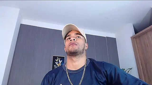 Bigcock 21cm  online show from March 14, 2025, 8:17 pm