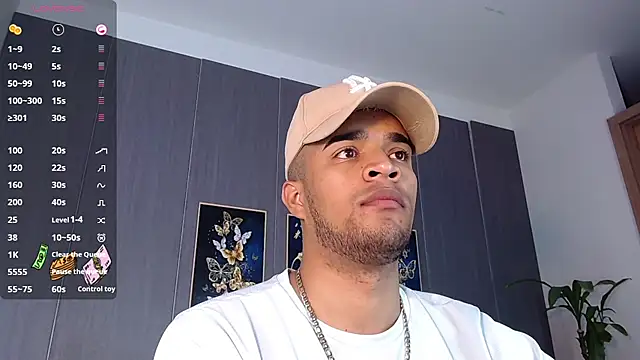 Bigcock 21cm  online show from March 20, 2025, 8:08 pm