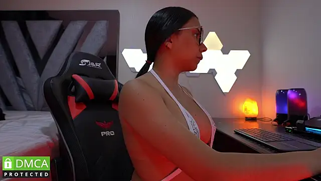 Dubois Amy online show from December 5, 2024, 2:42 am