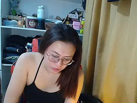 Snapshot of crizzybel chatting on April 30, 2026, 6:14 pm crizzybel online show from April 30, 2026, 6:14 pm