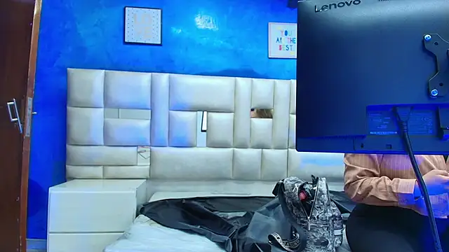 Snapshot of leon_gaby chatting on February 23, 2025, 7:17 pm leon gaby online show from February 23, 2025, 7:17 pm