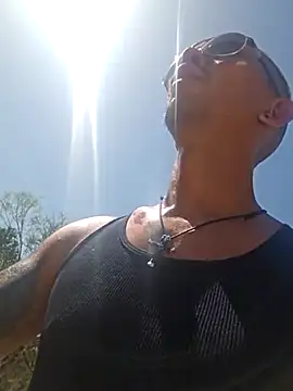 Snapshot of inc25cb@xh chatting on March 18, 2025, 6:15 pm inc25cbxh online show from March 18, 2025, 6:15 pm