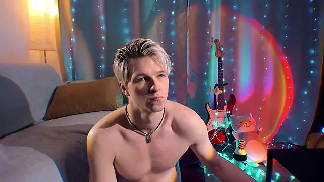 Breston Sweet online show from December 17, 2025, 11:22 pm