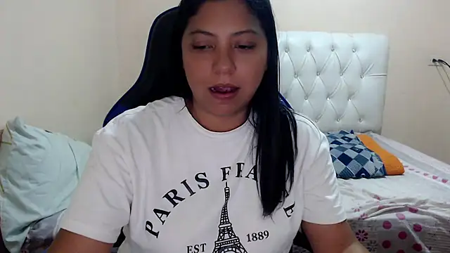 Leylafourniert online show from November 9, 2025, 6:39 pm