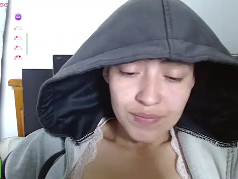 Olivia Bright online show from July 29, 2026, 2:04 pm