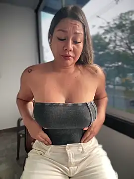 Snapshot of ValeryGrey chatting on February 28, 2025, 10:50 pm ValeryGrey online show from February 28, 2025, 10:50 pm