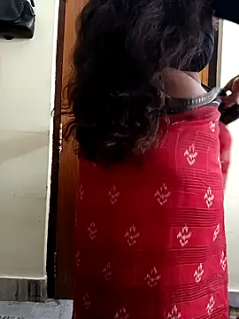 Snapshot of yoursana- chatting on January 7, 2025, 4:08 am yoursana- online show from January 7, 2025, 4:08 am