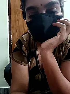 Snapshot of yoursana- chatting on January 13, 2025, 12:45 pm yoursana- online show from January 13, 2025, 12:45 pm