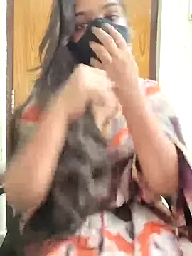 Snapshot of yoursana- chatting on October 5, 2025, 5:00 pm yoursana- online show from October 5, 2025, 5:00 pm