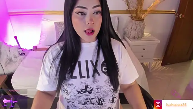 lucy26  online show from January 18, 2025, 2:14 am