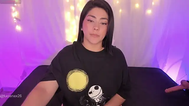 lucy26  online show from October 7, 2025, 2:53 am