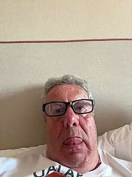 Snapshot of Oldpistolpete chatting on May 20, 2026, 9:37 am Oldpistolpete online show from May 20, 2026, 9:37 am