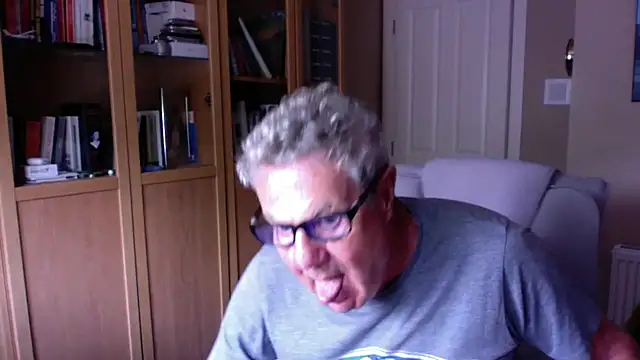 Snapshot of Oldpistolpete chatting on June 2, 2026, 9:11 am Oldpistolpete online show from June 2, 2026, 9:11 am