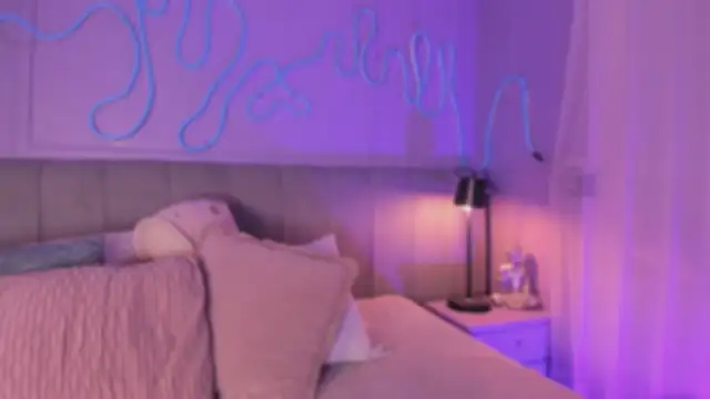 Sofly s online show from December 17, 2025, 12:11 pm