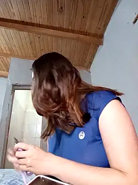 Emmacut online show from April 3, 2026, 11:03 pm