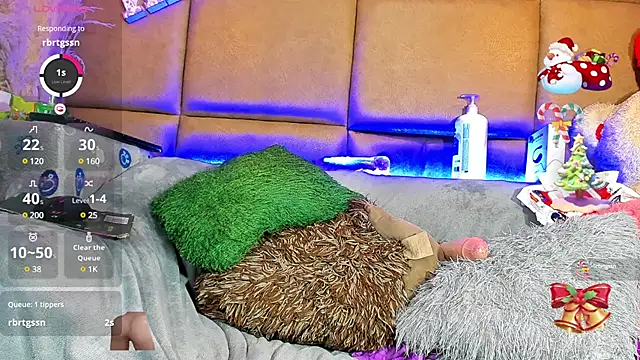 Snapshot of CelesteGill_ chatting on December 15, 2024, 11:01 am CelesteGill online show from December 15, 2024, 11:01 am