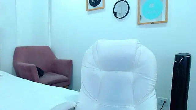 Snapshot of annylouis chatting on January 9, 2025, 2:22 am annylouis online show from January 9, 2025, 2:22 am