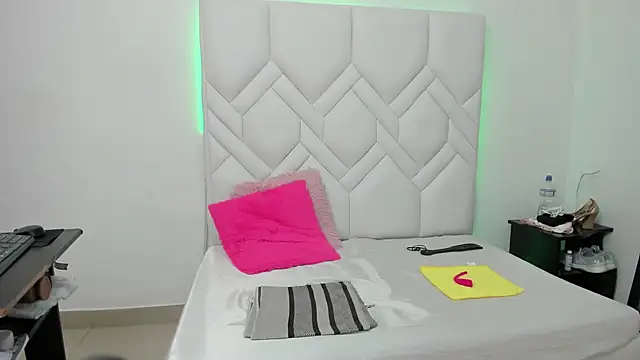 Mature Hard online show from February 21, 2025, 11:32 pm