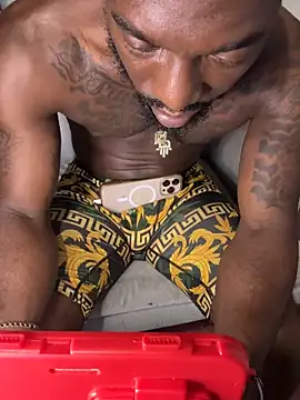 Snapshot of Deeblack02 chatting on September 17, 2025, 10:33 pm Deeblack02 online show from September 17, 2025, 10:33 pm