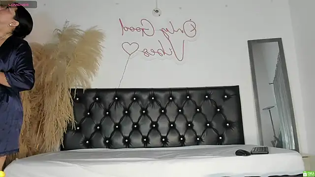 Bianka olivetto021 online show from September 19, 2025, 1:51 am