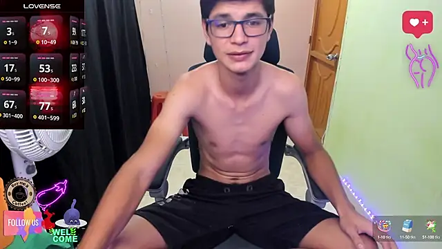 Snapshot of GoldenProject chatting on October 21, 2025, 2:45 am GoldenProject online show from October 21, 2025, 2:45 am