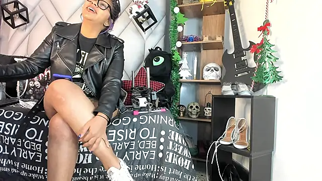 Snapshot of MirandaHaguen chatting on January 5, 2025, 1:15 pm MirandaHaguen online show from January 5, 2025, 1:15 pm