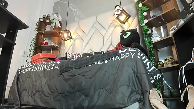 Snapshot of MirandaHaguen chatting on January 7, 2025, 12:45 am MirandaHaguen online show from January 7, 2025, 12:45 am